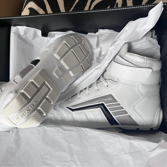 Brand new never worn authentic Prada men’s sneaker. - Picture 4 of 8